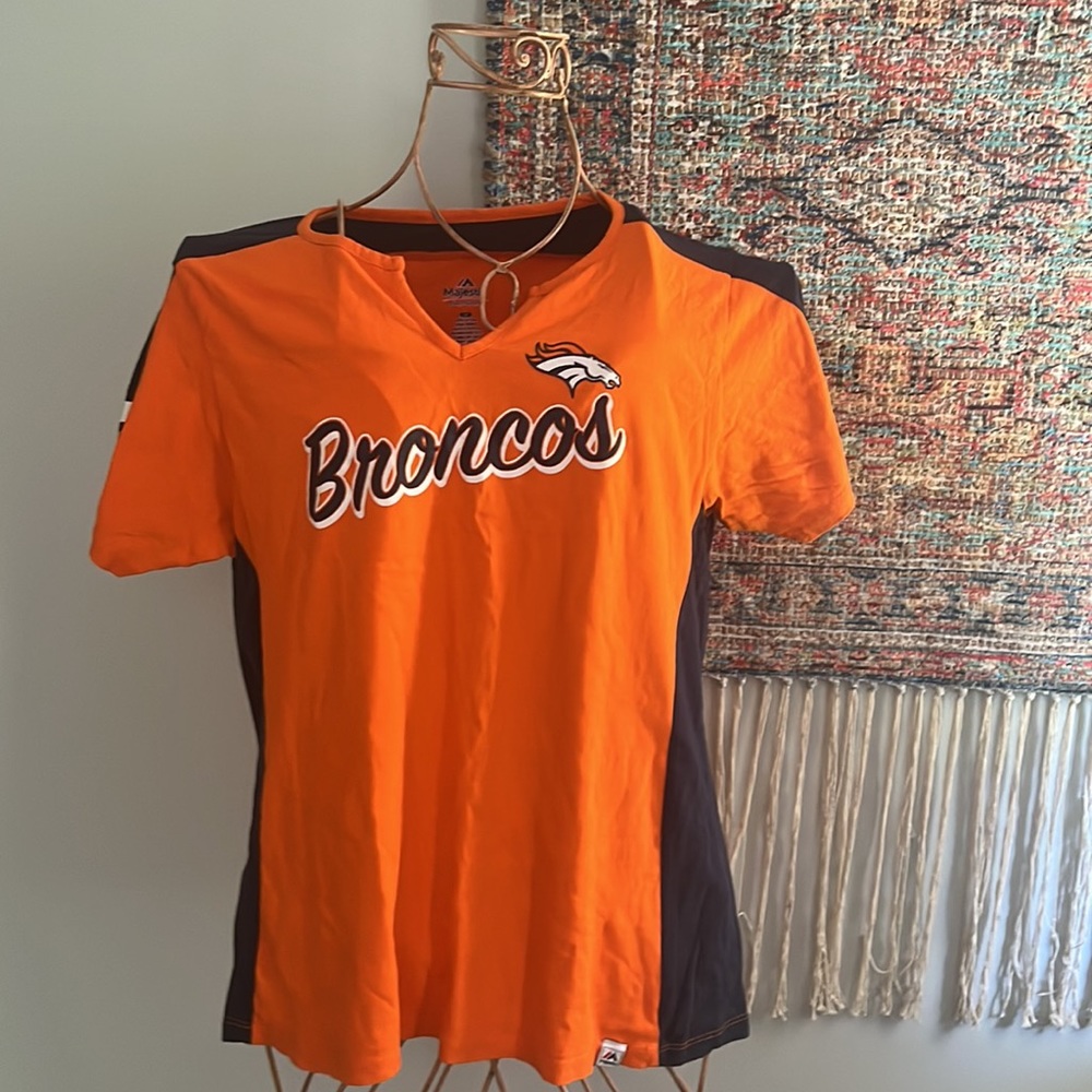 🎊HP🎉Denver broncos tee